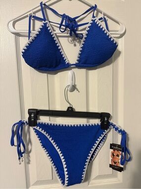 bebe Royal Blue & White Crochet-Trim Triangle Bikini